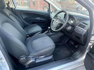 /photos/11233/739f6753-c1a2-8326-6fde-f2d4d80cc251_i320x240.jpg